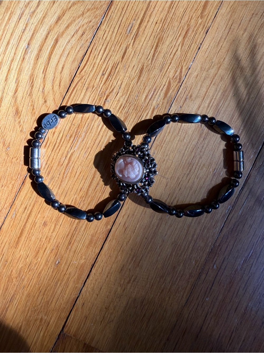 Source Unknown Black Stretch Bracelet Set with Pink Cameo